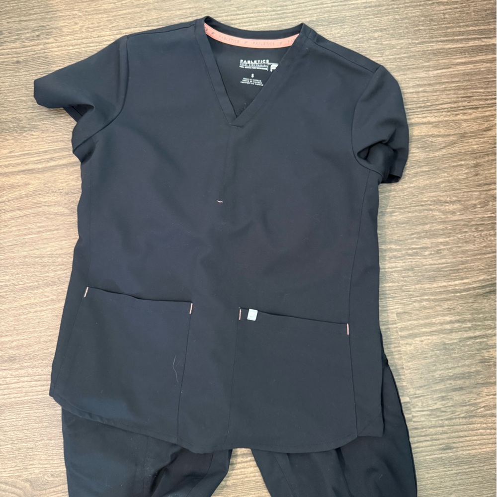Fabletics Scrub Set